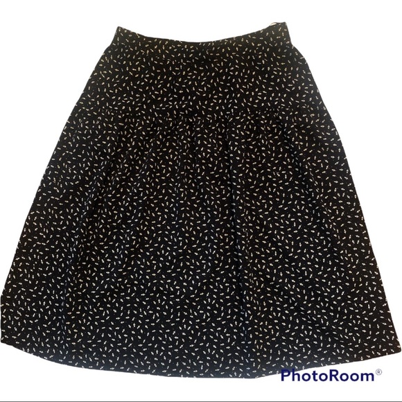 Dresses & Skirts - Black and white floral print skirt, Sz S